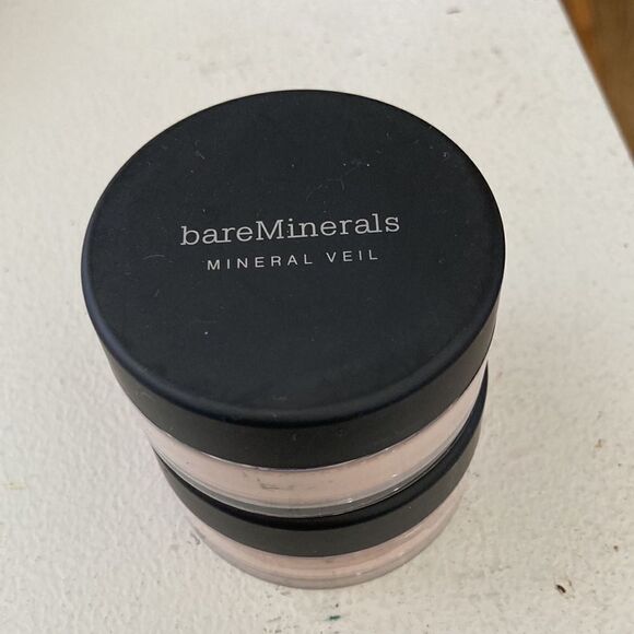 Bare Minerals Mineral Veil Finishing Powder Broad Spectrum SPF 25 - Picture 1 of 5